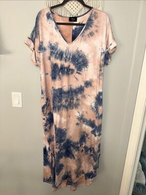 Vici Blush Pink and Navy Tie-Dye V-Neck Maxi Dress